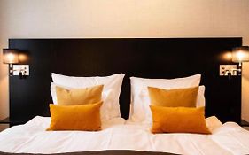 Black Pearl Deluxe Apartments